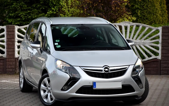 Opel Zafira cena 37900 przebieg: 125900, rok produkcji 2014 z Pruchnik małe 781